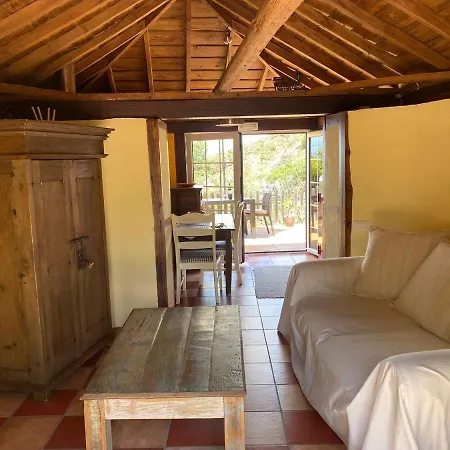 Holiday Homes Casas El Peral,